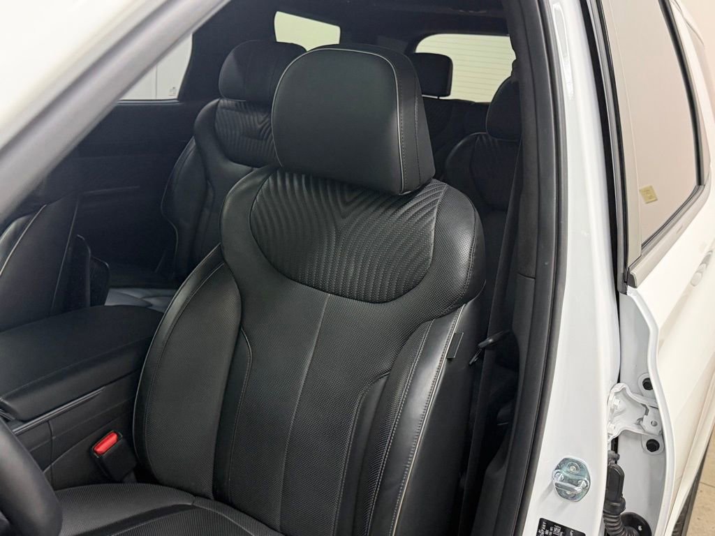 Used 2023 Hyundai Palisade Calligraphy image 45