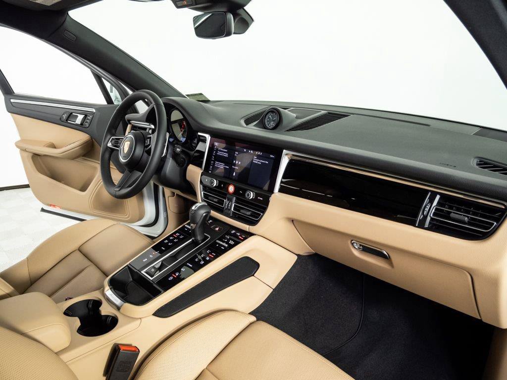 New 2026 Porsche Macan AWD/4WD image 25