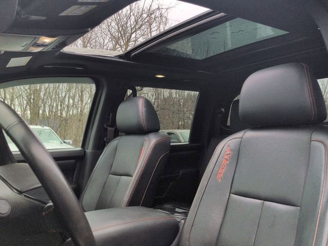Used 2024 Nissan Titan PRO-4X w/ Pro-4x Convenience Package image 21