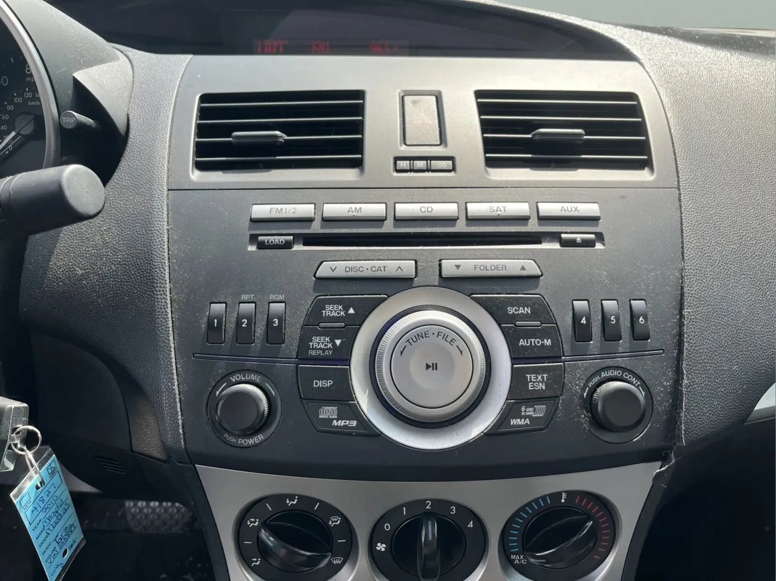 Used 2010 MAZDA MAZDA3 i Touring FWD image 9