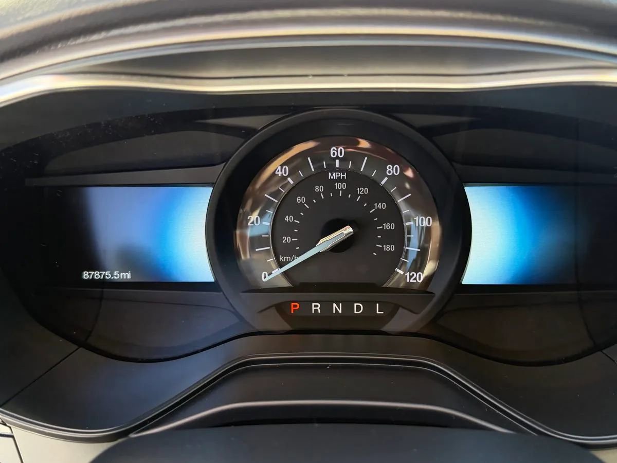Used 2019 Ford Fusion SEL FWD image 17