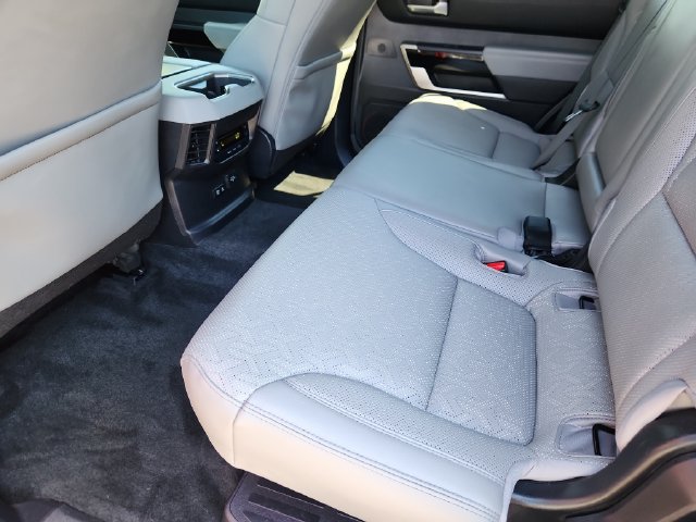 Used 2025 Toyota Sequoia Limited w/ Tow Technology Package AWD/4WD image 8