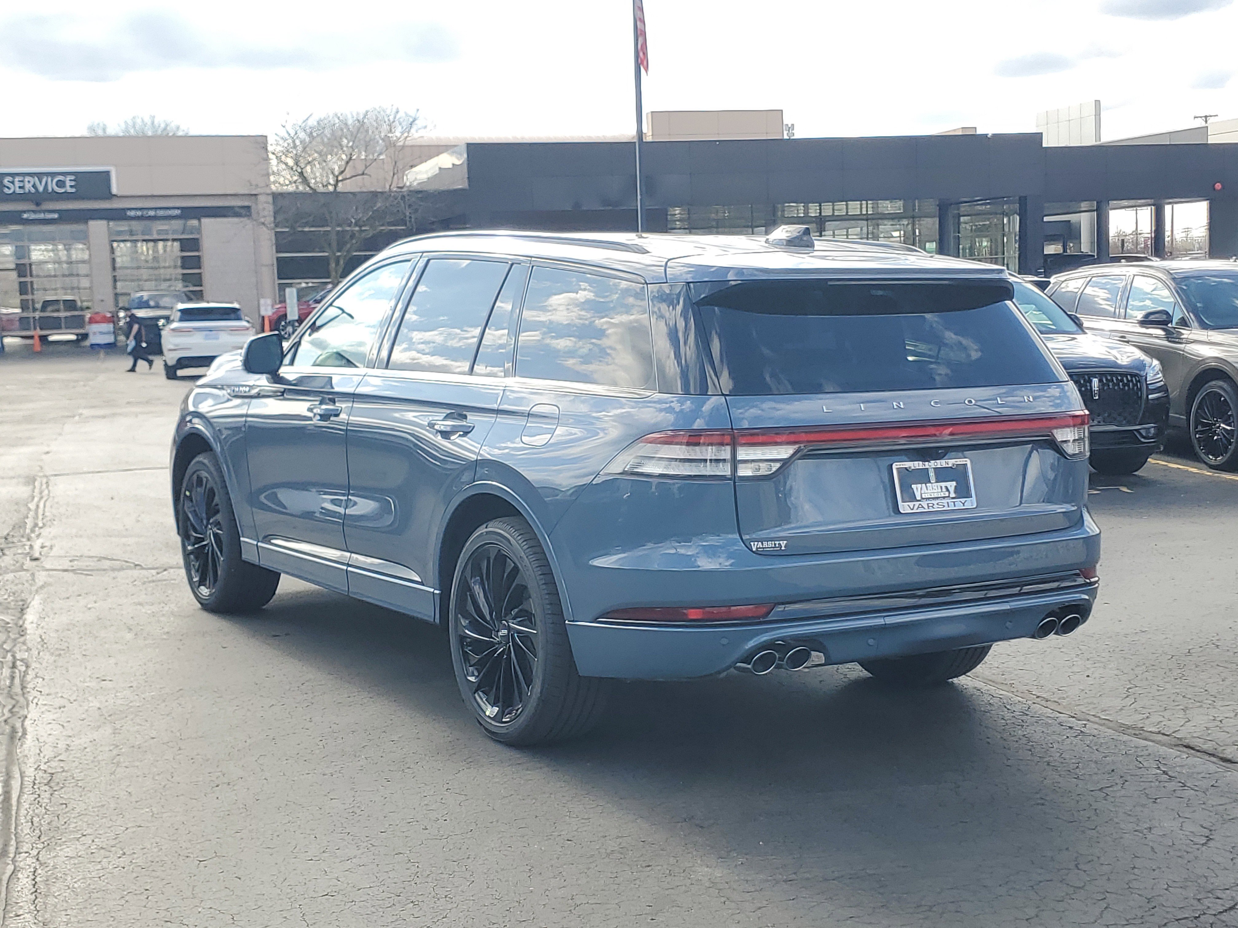 New 2026 Lincoln Aviator Reserve image 3