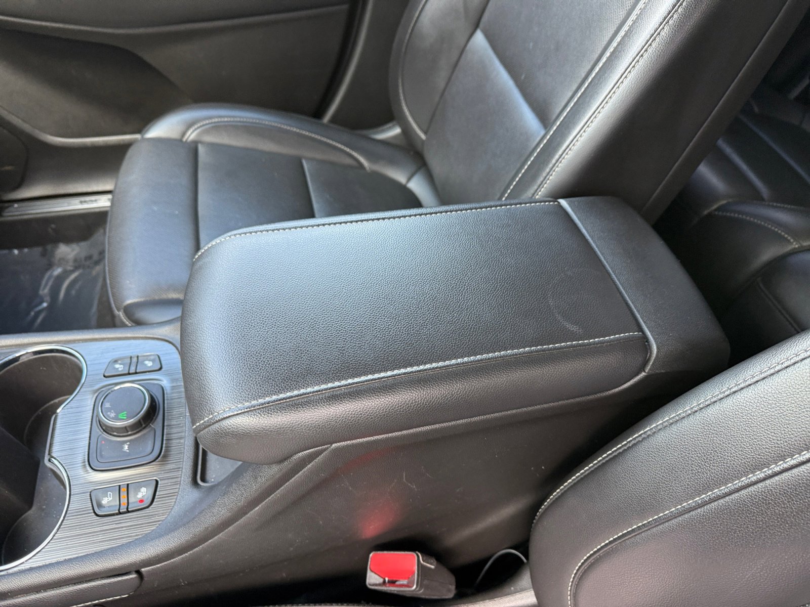 Used 2023 GMC Acadia SLT image 14