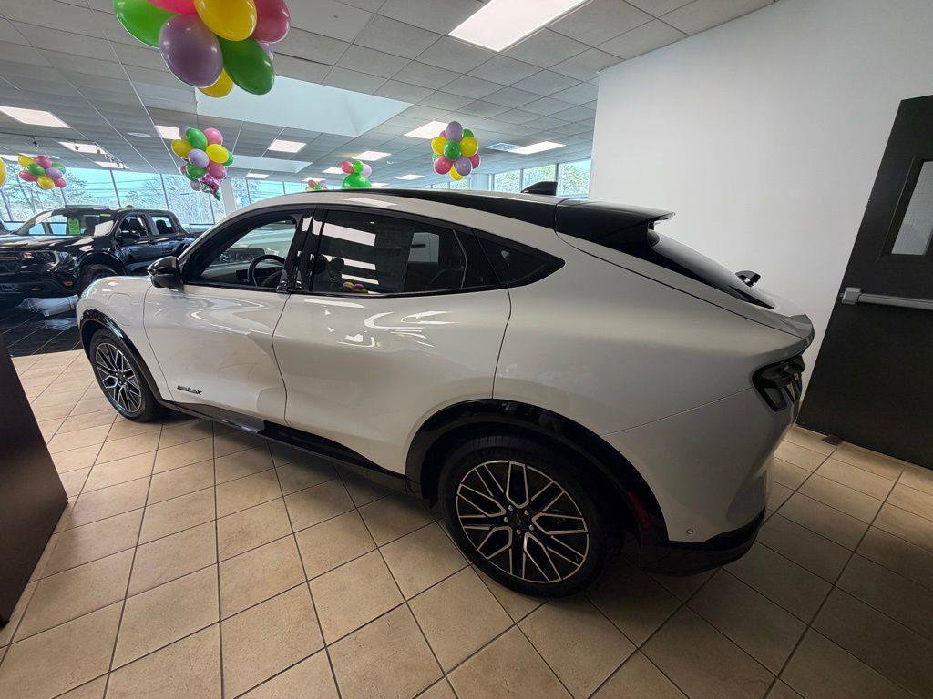 Used 2024 Ford Mustang Mach-E Premium image 5