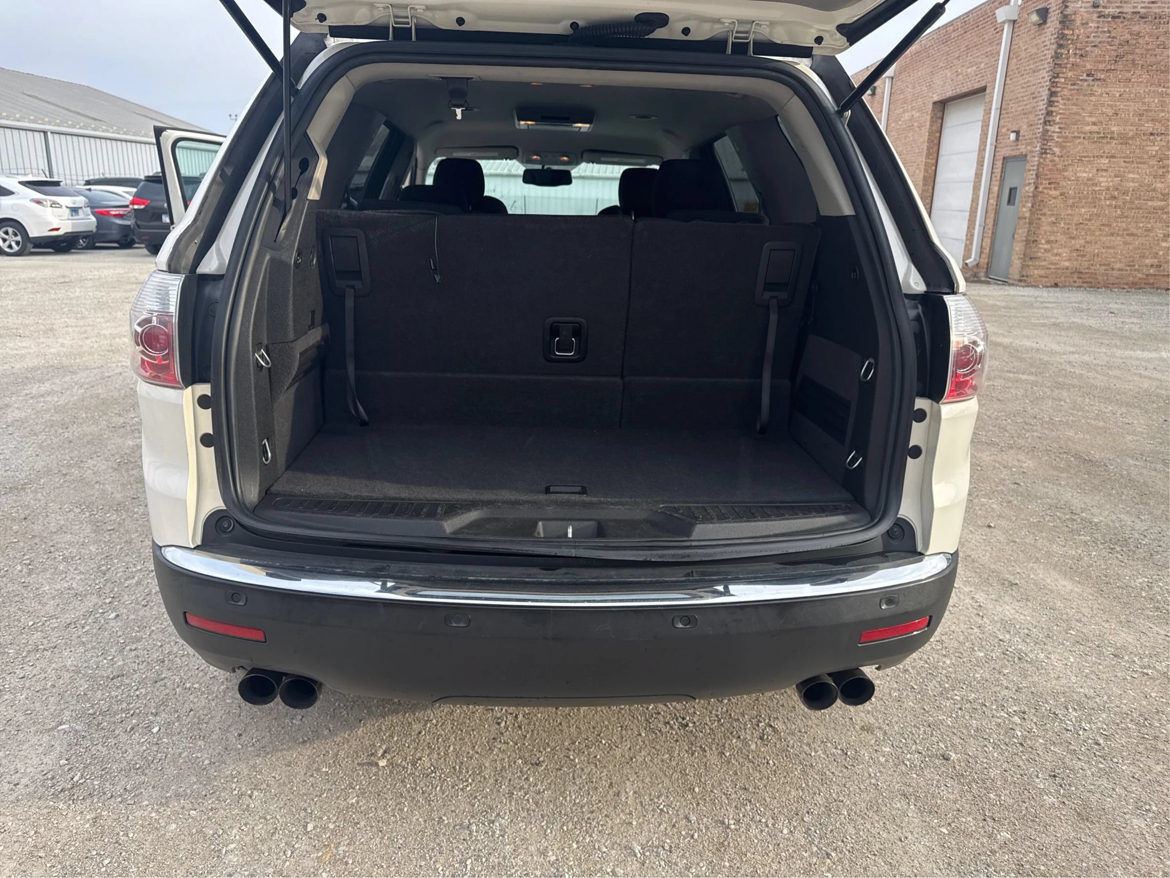 Used 2011 GMC Acadia SLE FWD image 15