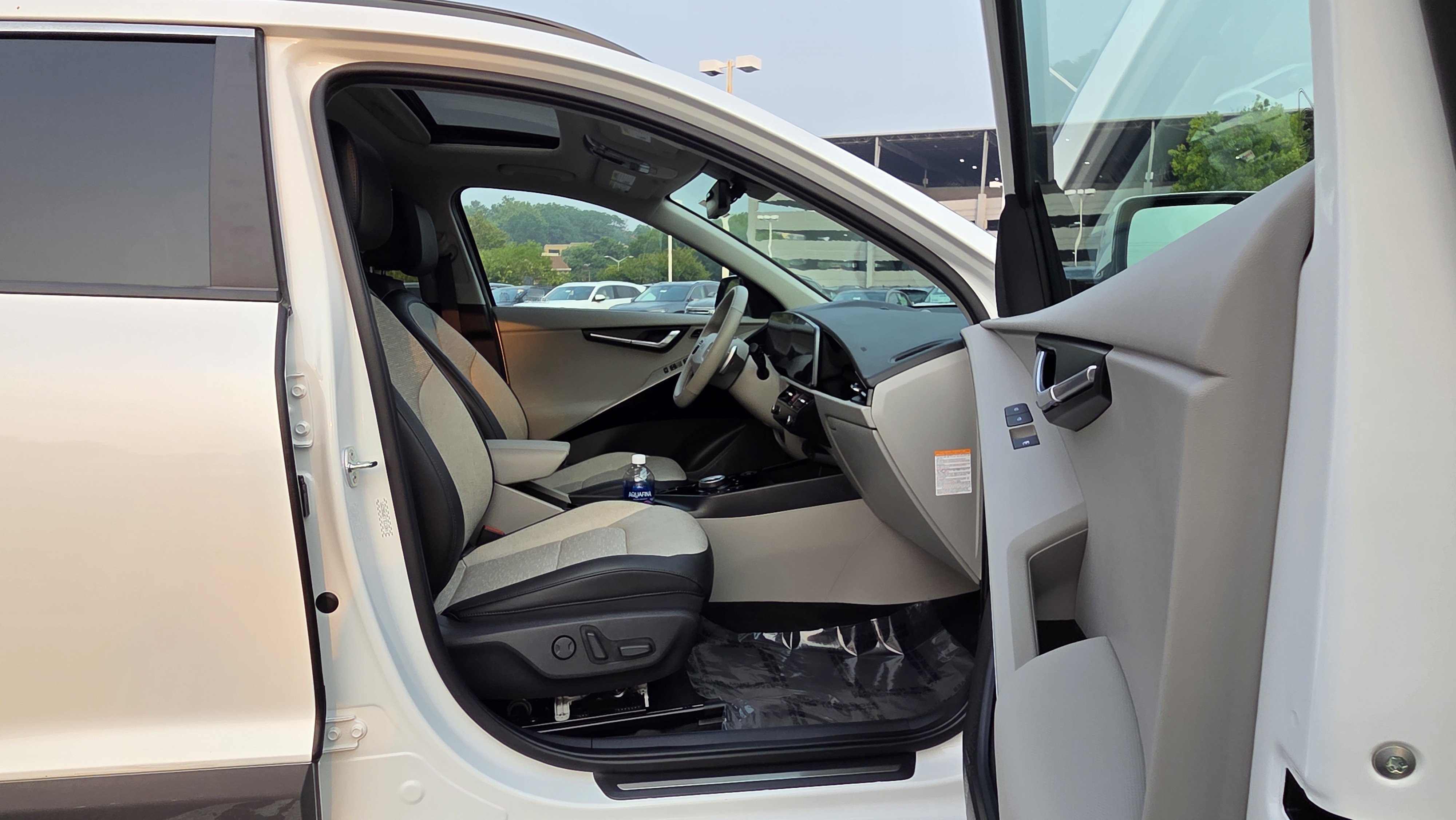Certified 2024 Kia Niro Wave w/ Wave Preserve Package FWD image 33