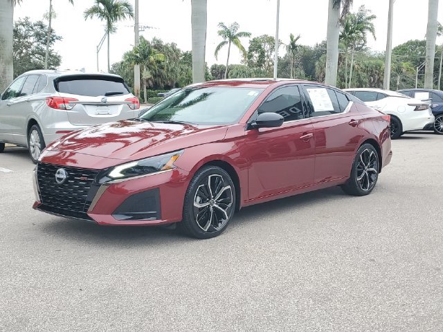 Used 2025 Nissan Altima 2.5 SR w/ SR Premium Package FWD image 31