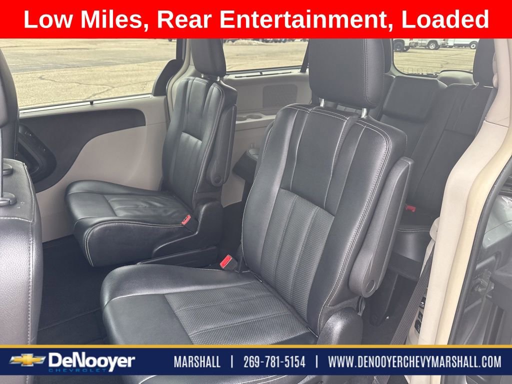 Used 2015 Chrysler Town & Country Touring-L w/ Driver Convenience Group image 11