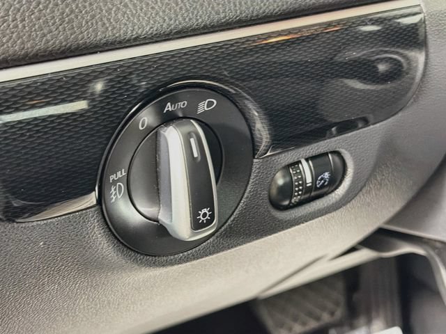 Used 2017 Volkswagen Jetta SEL FWD image 10