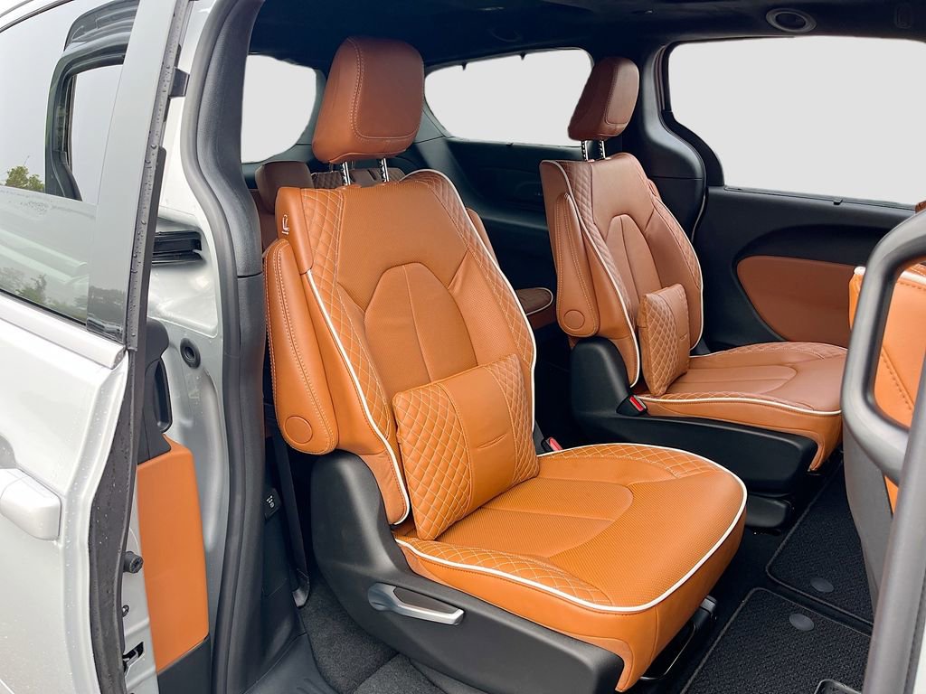 New 2026 Chrysler Pacifica Pinnacle FWD image 30