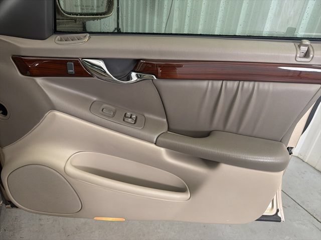 Used 2005 Cadillac De Ville DHS w/ Equipment Group FWD image 21