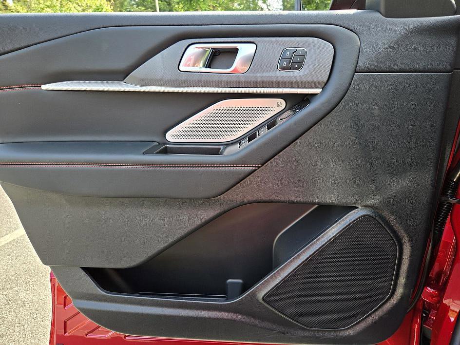 New 2025 Ford Explorer ST image 29