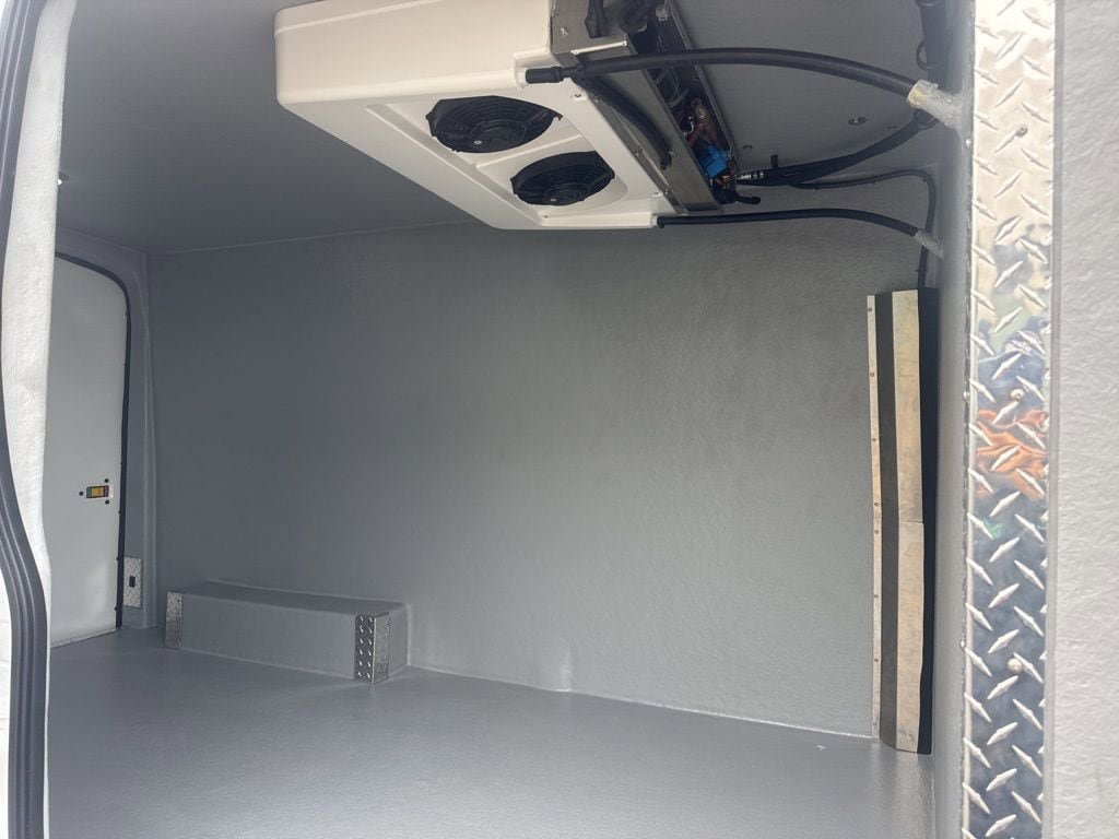 New 2026 Ford Transit 250 148 Medium Roof w/ Exterior Upgrade Package RWD image 33