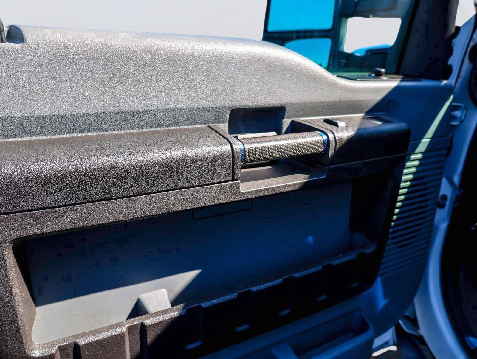 Used 2015 Ford F550 Luxury RWD image 10