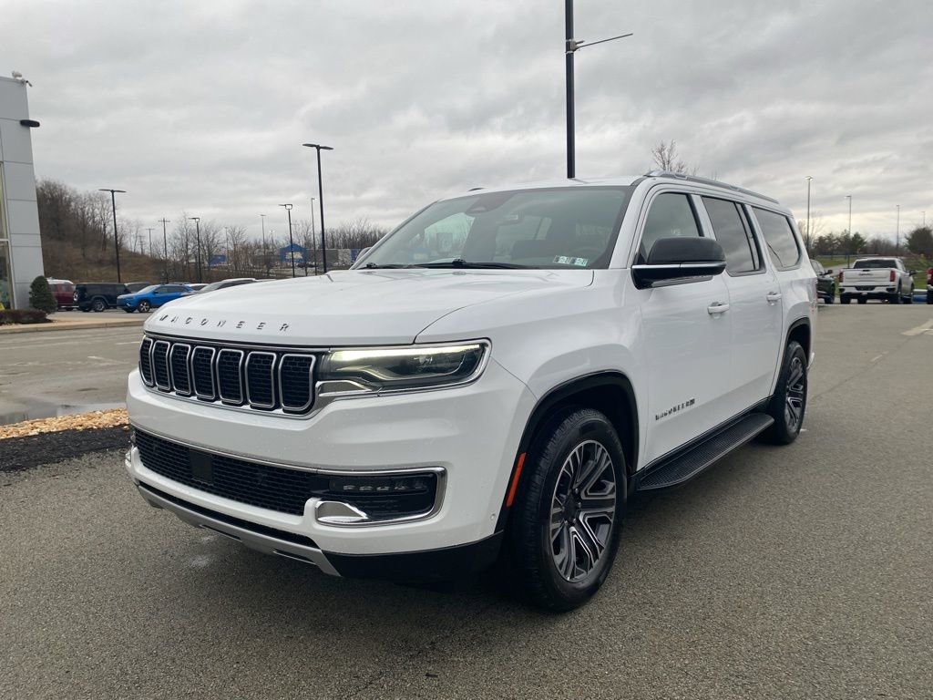 Certified 2024 Jeep Wagoneer L Series II w/ Flexible Seating Group image 5