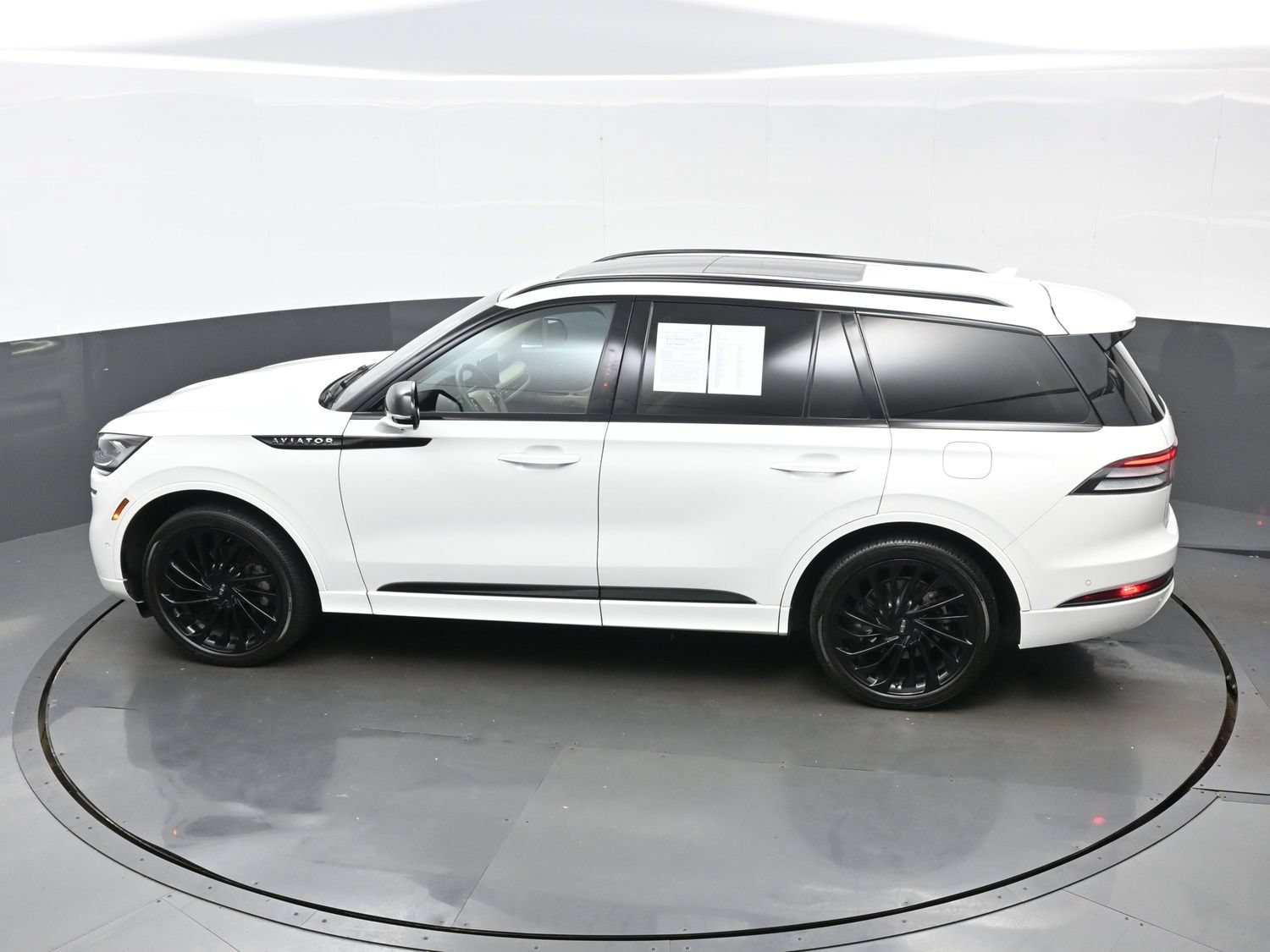 Used 2023 Lincoln Aviator Reserve w/ Jet Package AWD/4WD image 36
