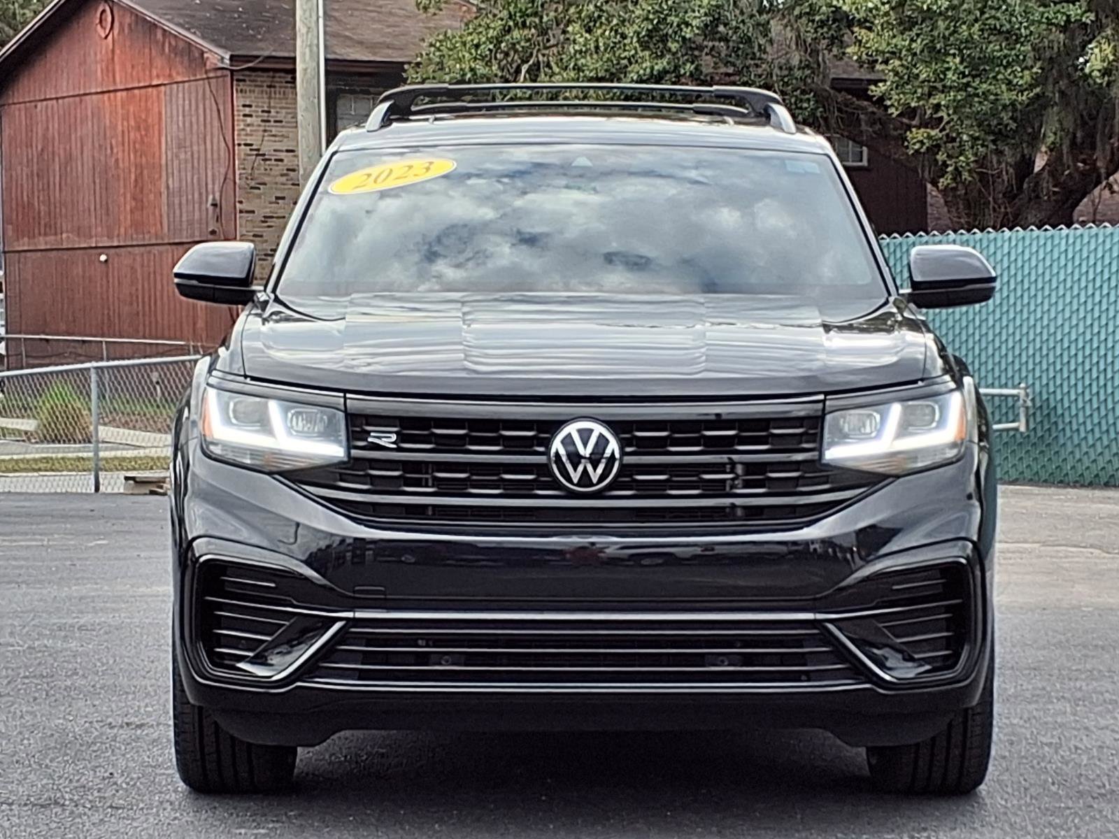 Used 2023 Volkswagen Atlas SEL R-Line image 2
