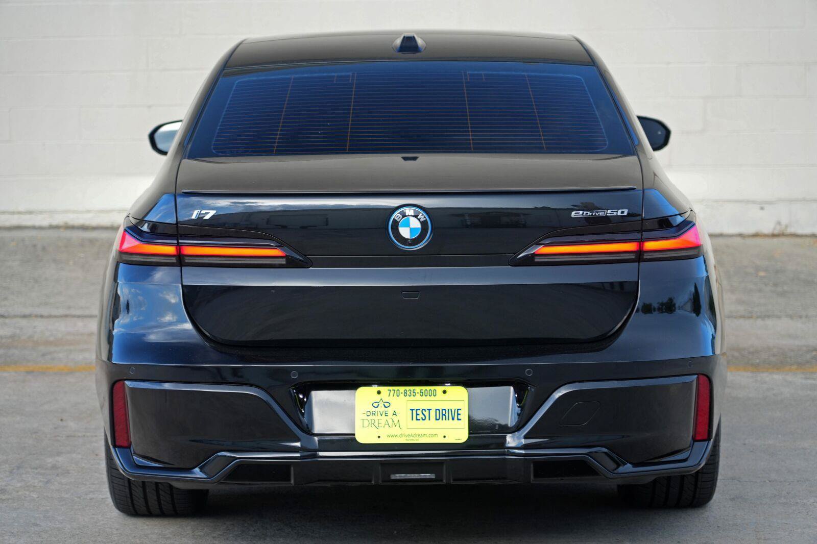 Used 2024 BMW i7 eDrive50 w/ M Sport Package RWD image 57