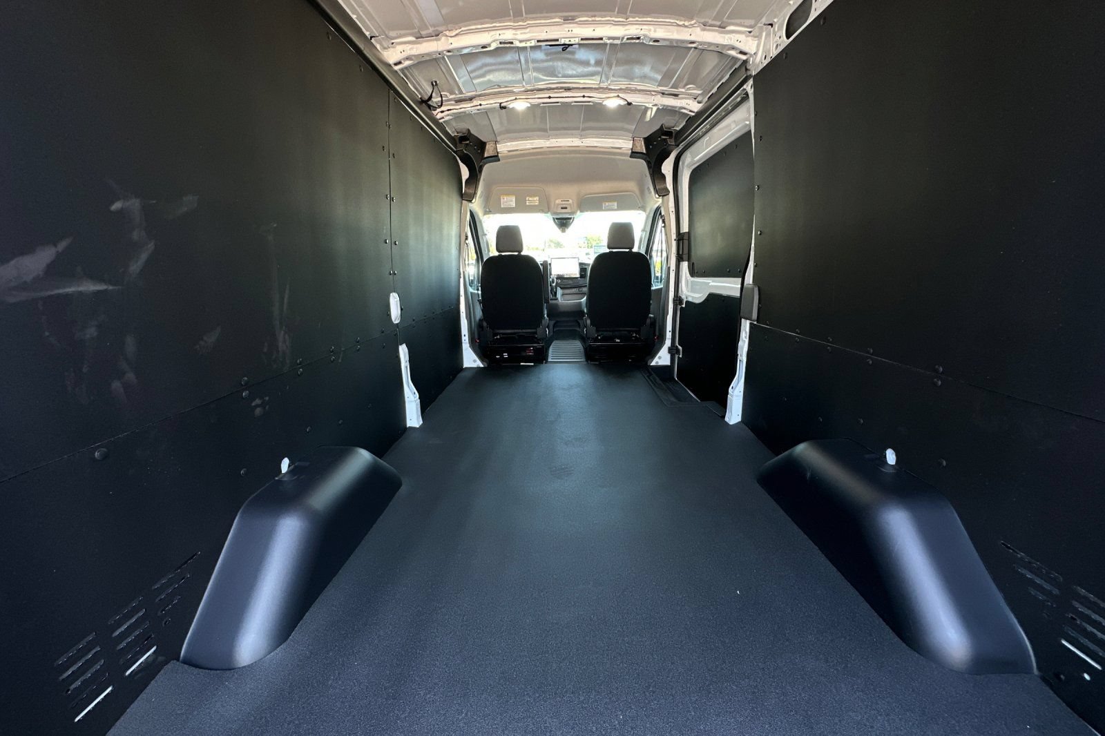 New 2026 Ford Transit 250 148 Medium Roof w/ Load Area Protection Package RWD image 14
