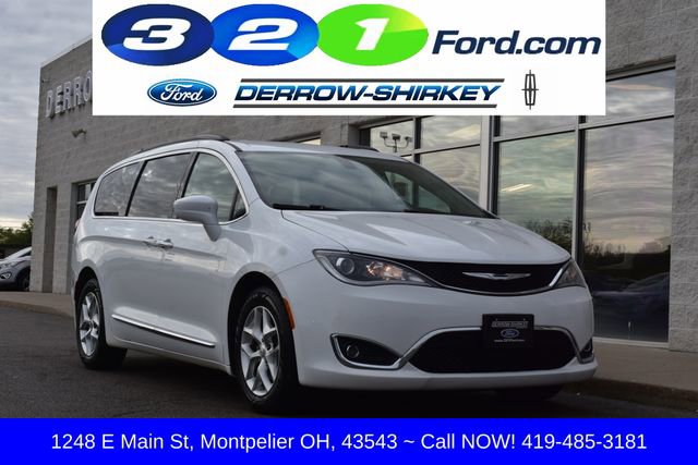 Used 2017 Chrysler Pacifica Touring-L w/ Tire & Wheel Group FWD image 1