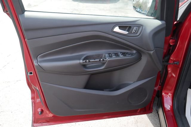 Used 2018 Ford Escape SE image 12