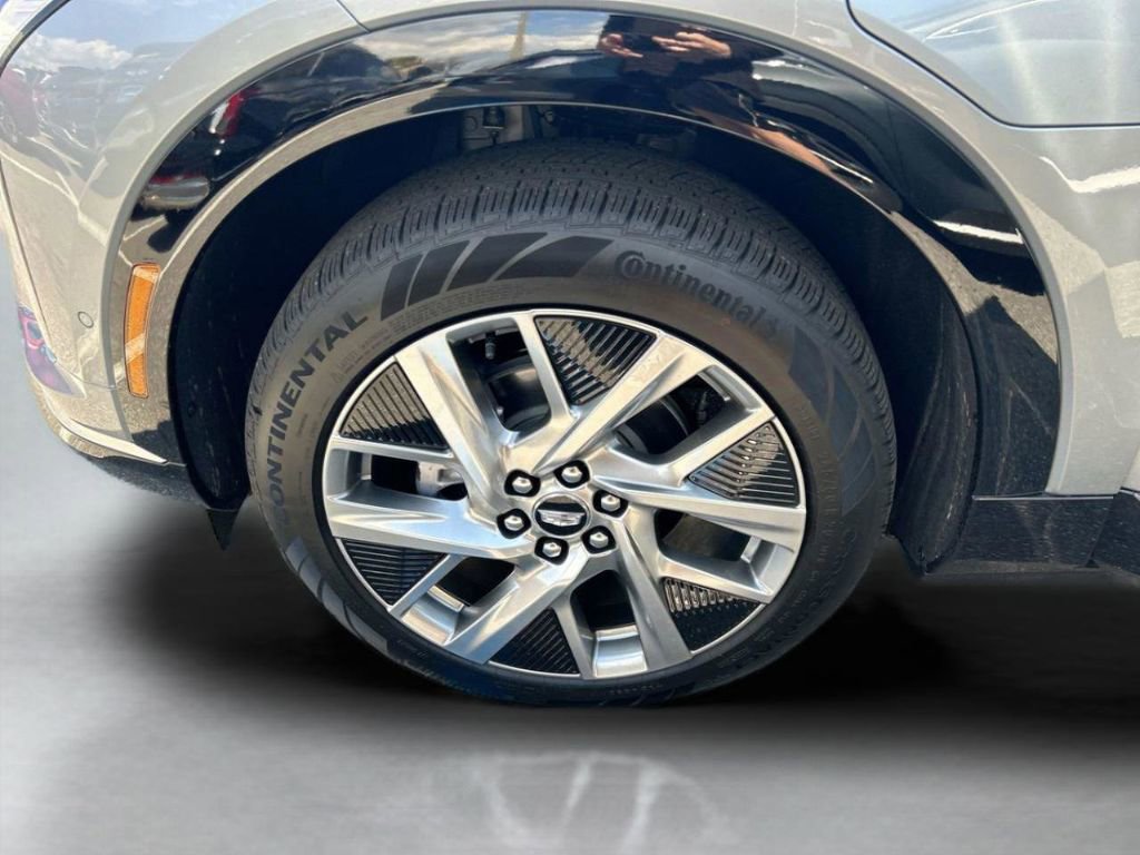 Used 2026 Cadillac Optiq Luxury 1 image 37
