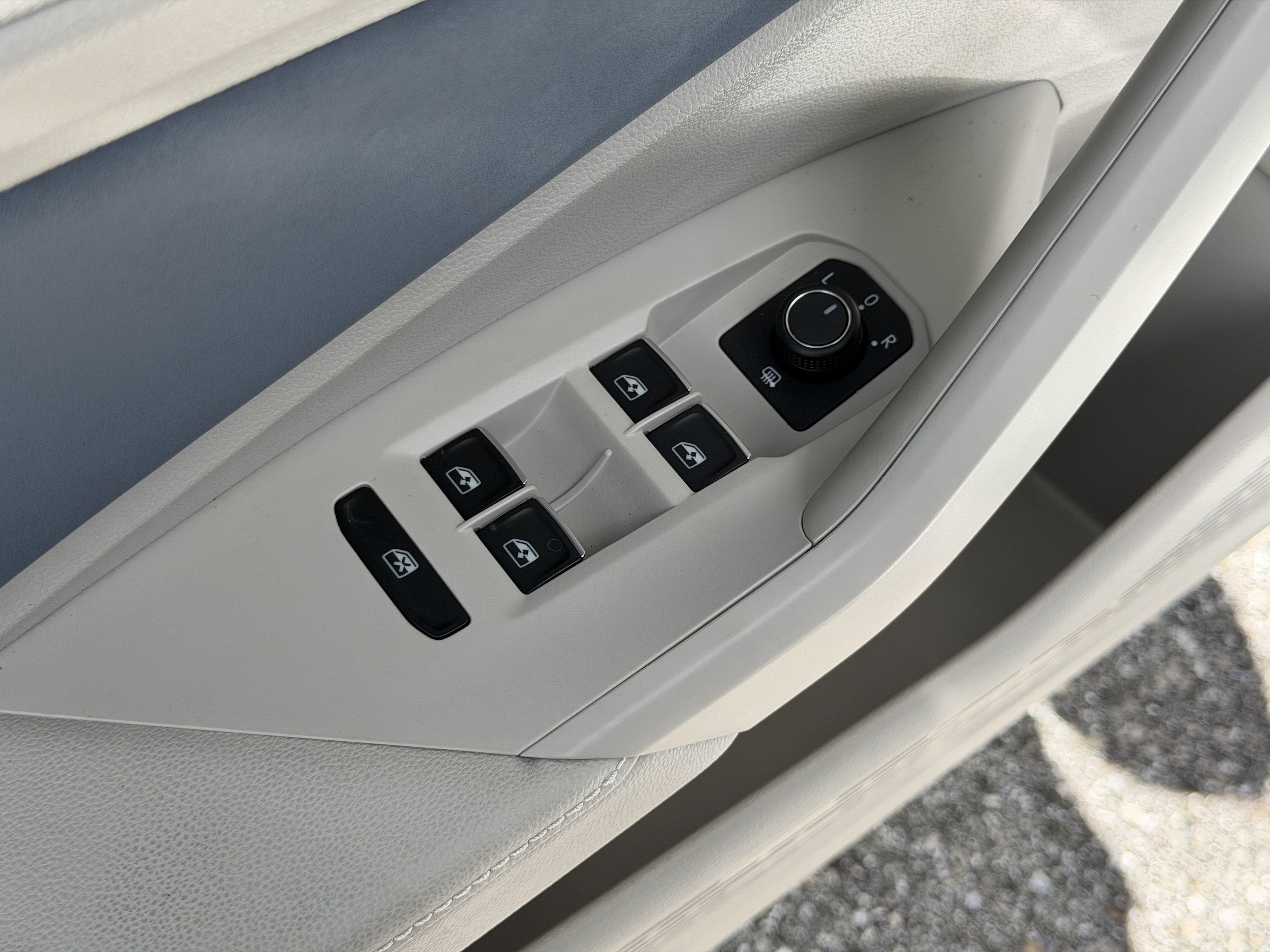 New 2027 Volkswagen Jetta SE FWD image 19