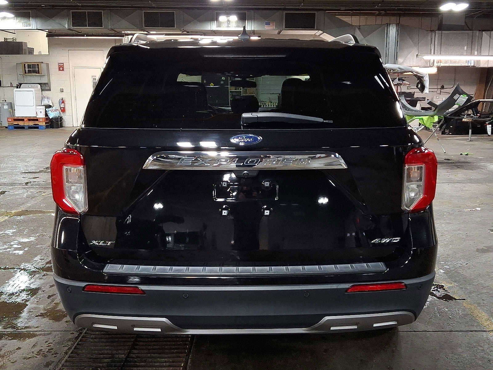 Used 2022 Ford Explorer XLT w/ Equipment Group 202A image 5