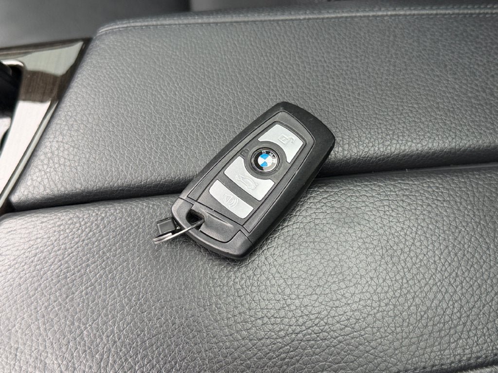 Used 2012 BMW 550i Sedan RWD image 30