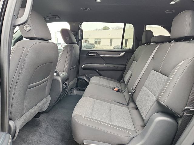 Used 2025 GMC Acadia Elevation image 12