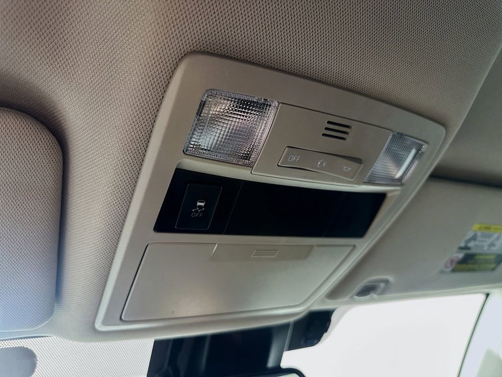 Used 2018 Toyota Tacoma SR5 image 32