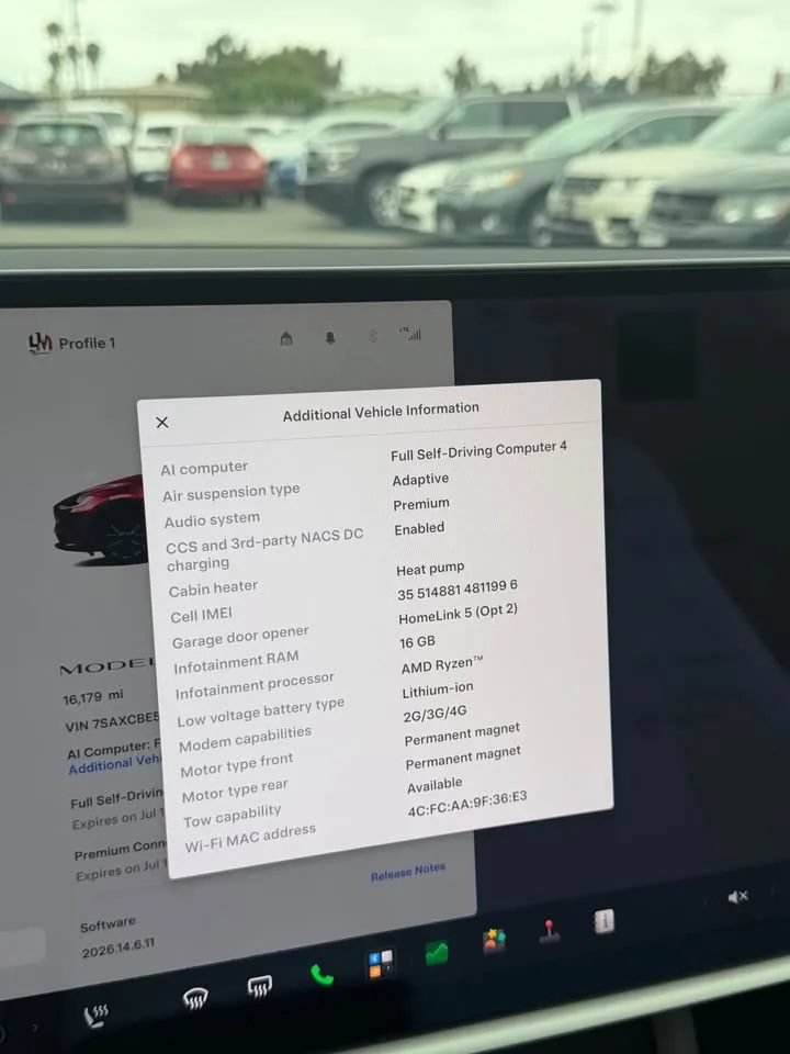 Used 2025 Tesla Model X AWD/4WD image 8