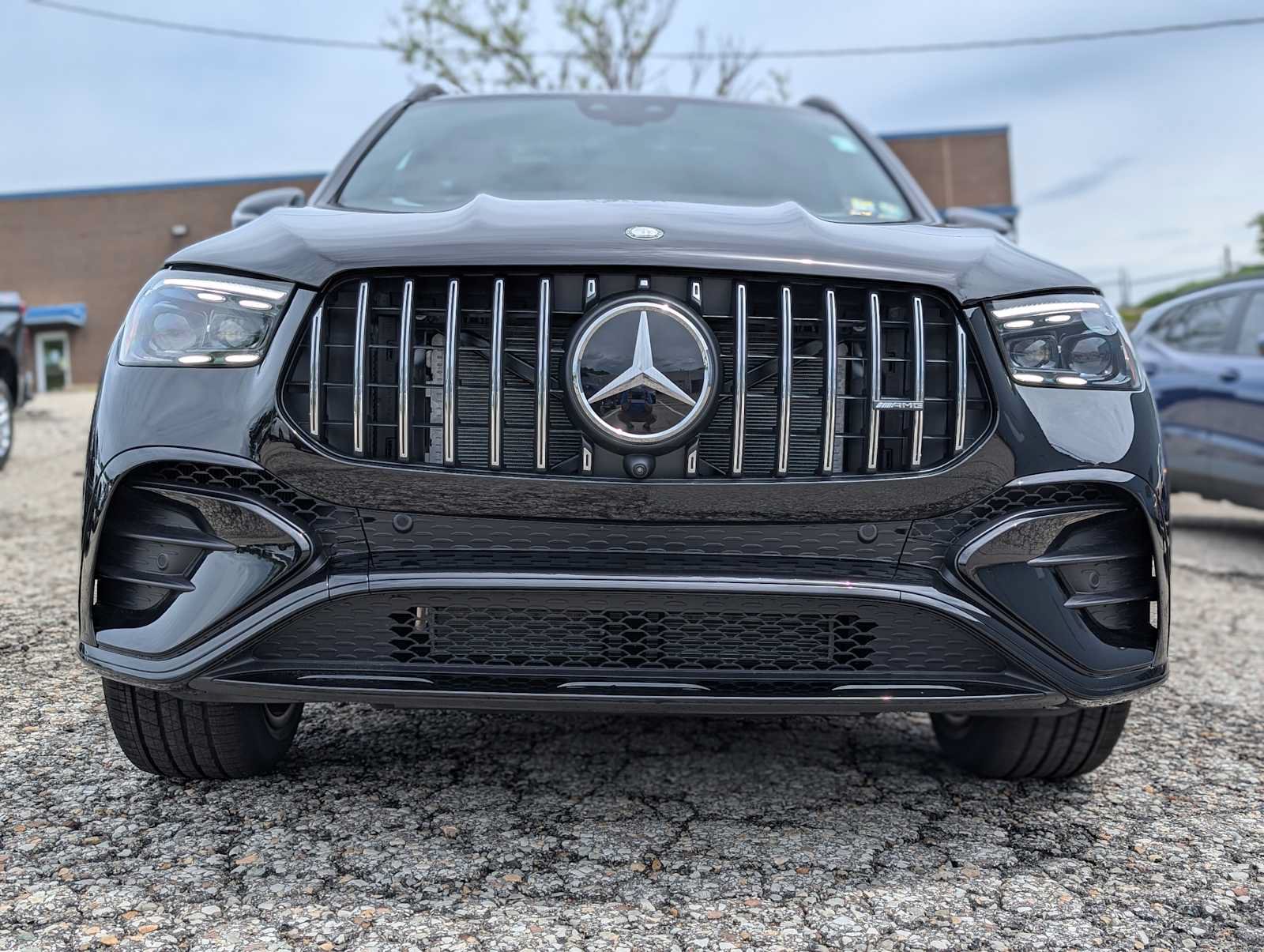 New 2026 Mercedes-Benz GLE 53 AMG 4MATIC image 2