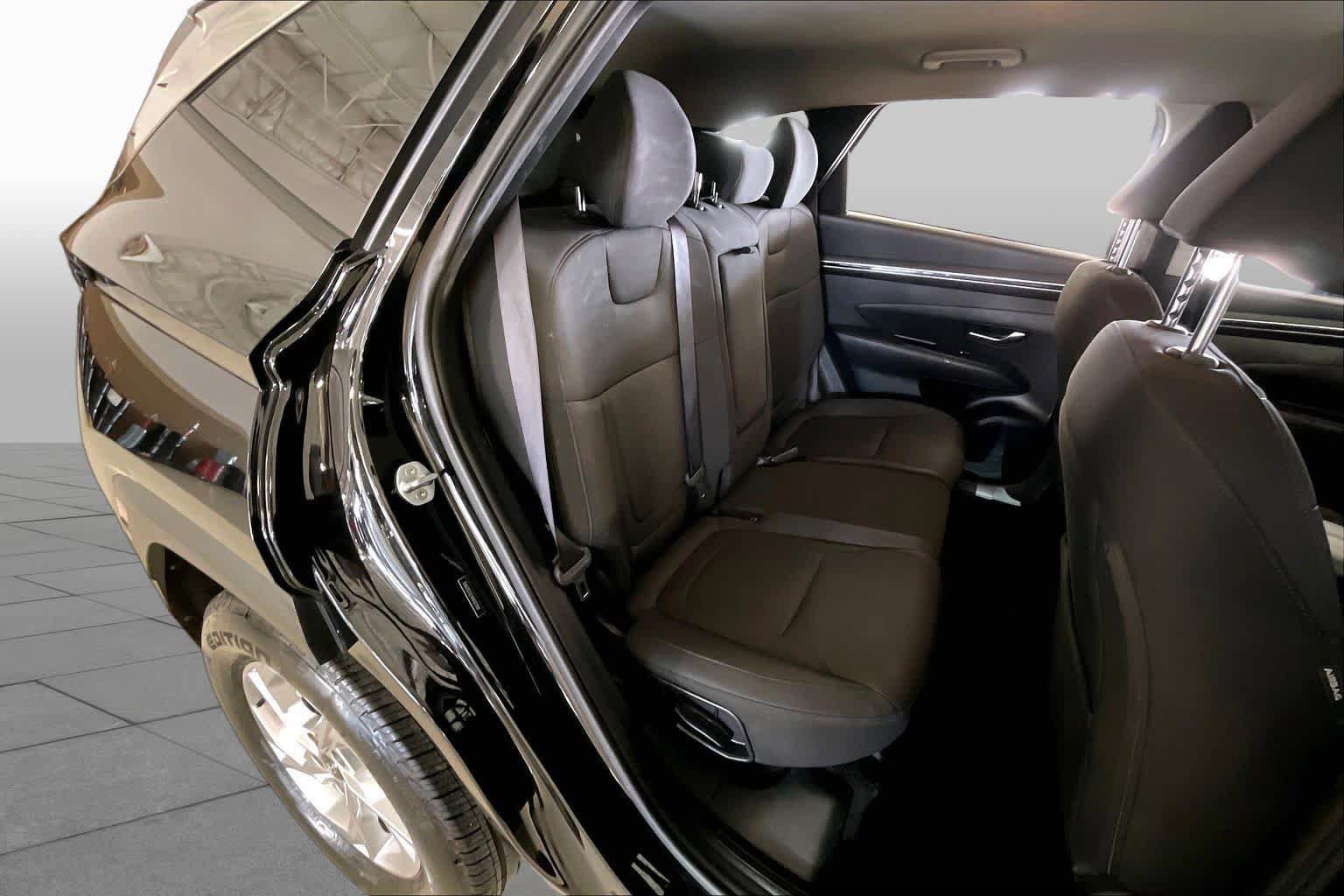 Used 2022 Hyundai Tucson SEL FWD image 17