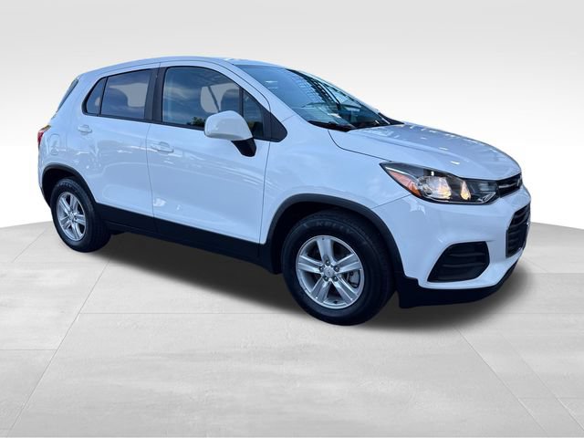 Certified 2020 Chevrolet Trax LS w/ Tint and Cruise Package FWD image 7