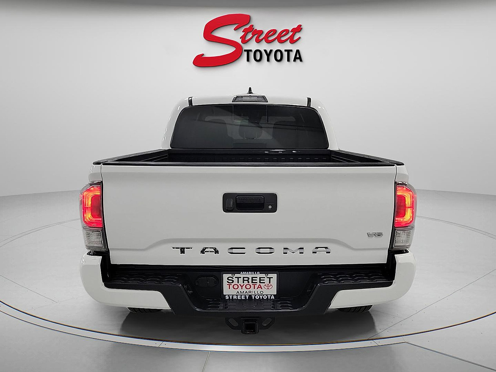 Certified 2020 Toyota Tacoma TRD Sport AWD/4WD image 3