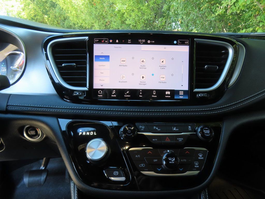 Certified 2022 Chrysler Pacifica Limited w/ S Appearance Package image 22