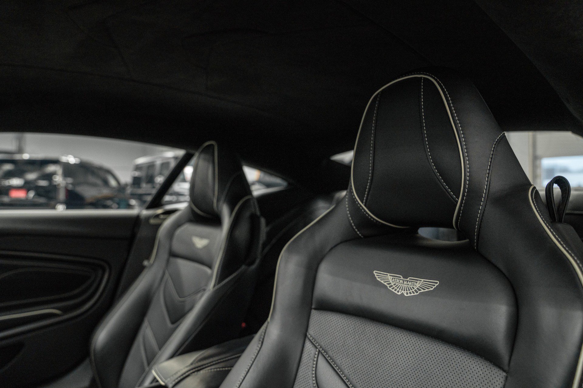 Used 2019 Aston Martin DBS Superleggera RWD image 17