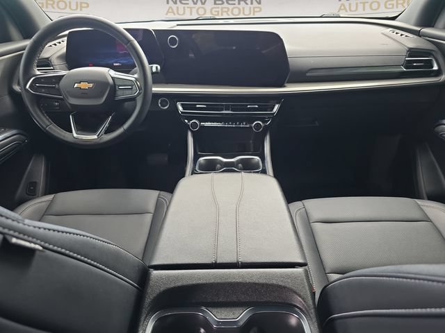 Used 2025 Chevrolet Traverse LT FWD image 10