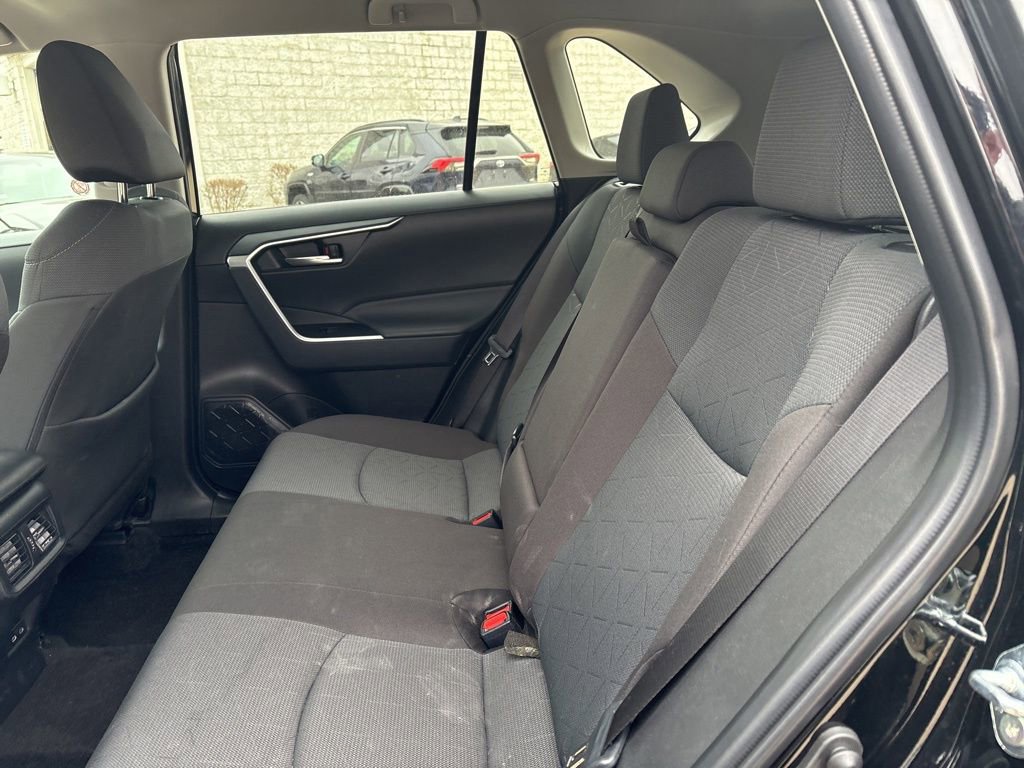 Used 2025 Toyota RAV4 XLE image 20