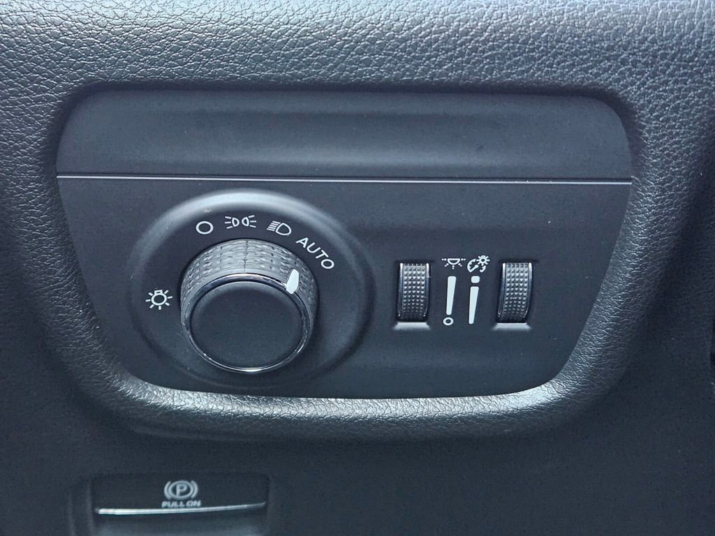 New 2025 Jeep Grand Cherokee Altitude image 22