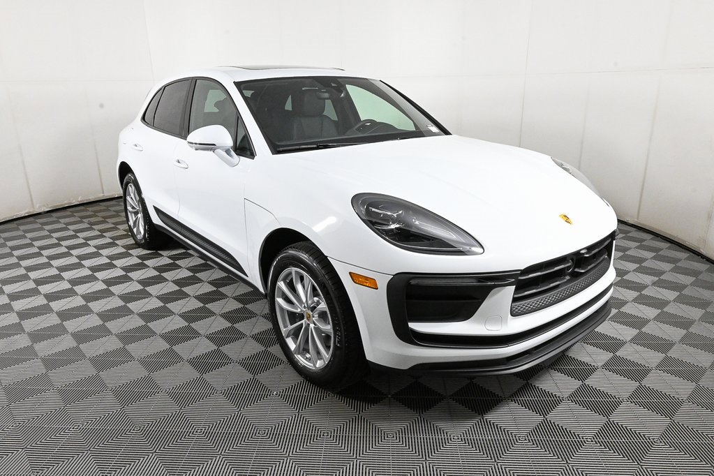 Certified 2025 Porsche Macan image 27