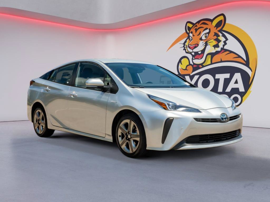 Used 2021 Toyota Prius XLE FWD image 3