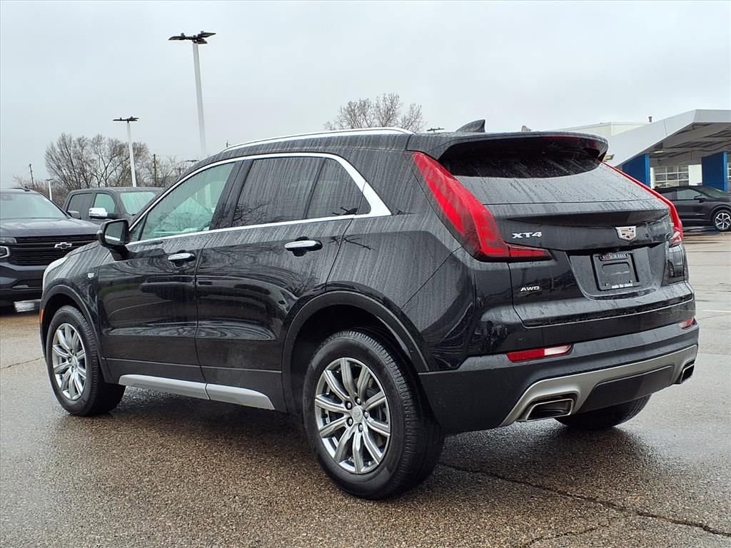 Used 2022 Cadillac XT4 Premium Luxury w/ Enhanced Visibility Package image 7