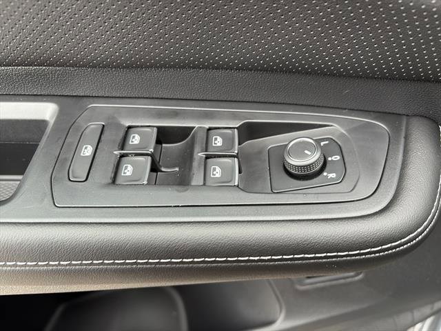 New 2026 Volkswagen Atlas Cross Sport SE image 13