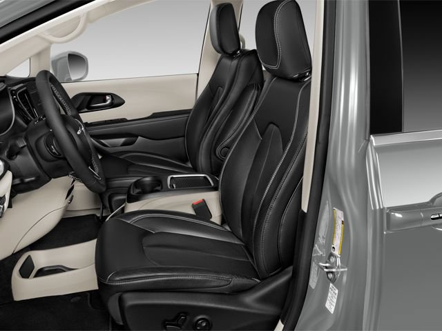 Used 2025 Chrysler Pacifica Pinnacle AWD/4WD image 10