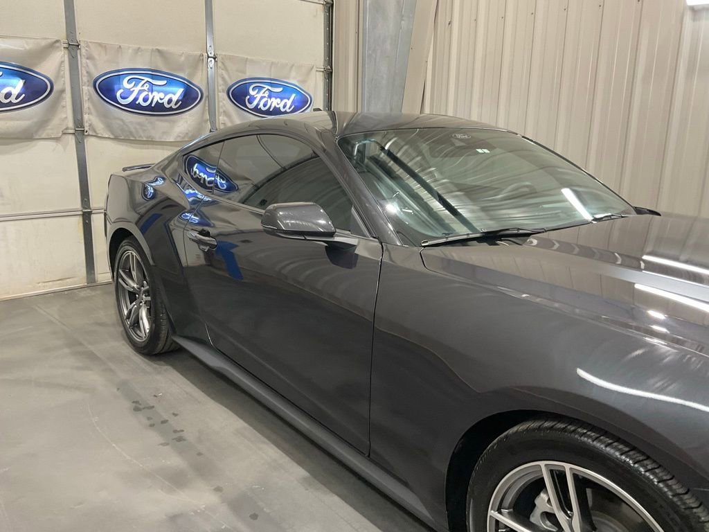 Used 2024 Ford Mustang Premium image 4