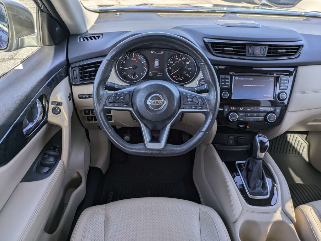 Used 2017 Nissan Rogue SL w/ SL Premium Package FWD image 18
