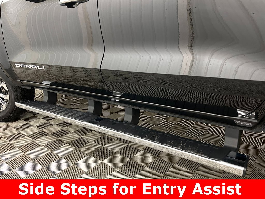 Used 2025 GMC Canyon Denali image 14